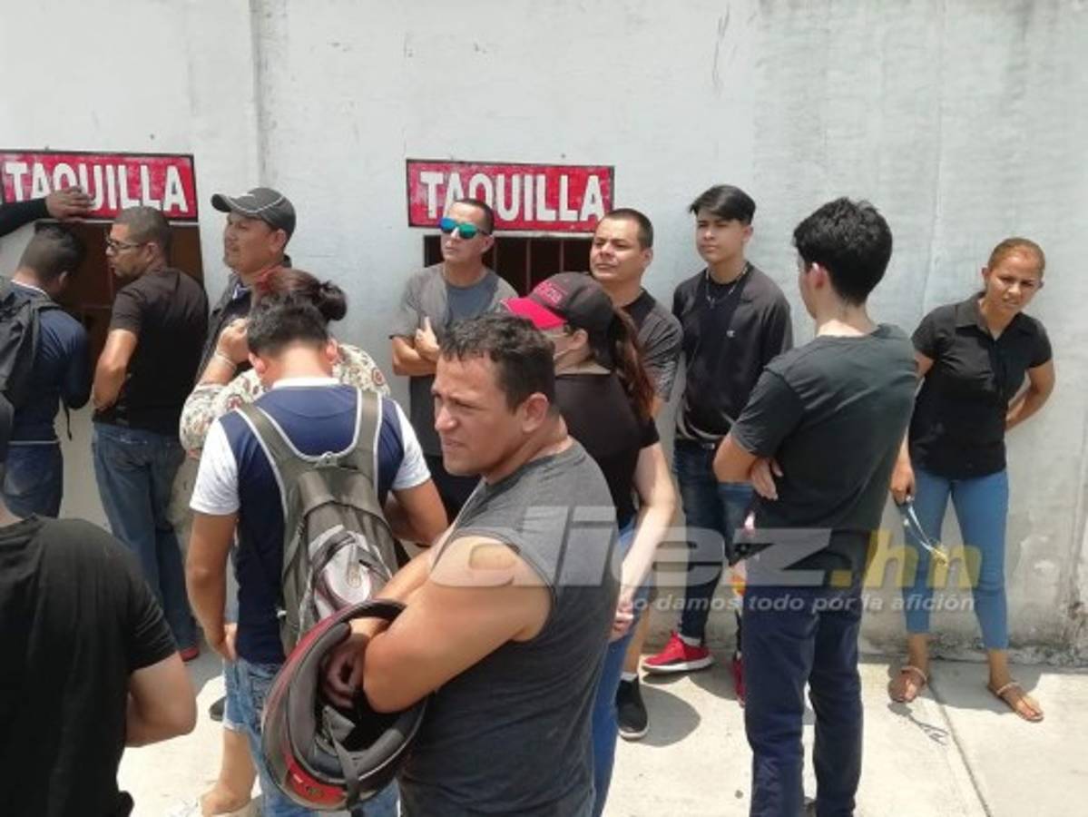 ¡Ambientazo! Progeseños y olanchanos viven una fiesta en el Humberto Micheletti