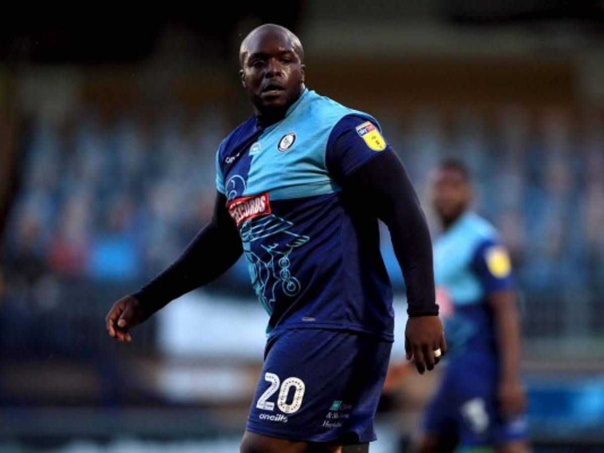 Akinfenwa, el futbolista más fuerte del mundo, quiere pelear en la WWE: ''Solo puede haber una bestia''