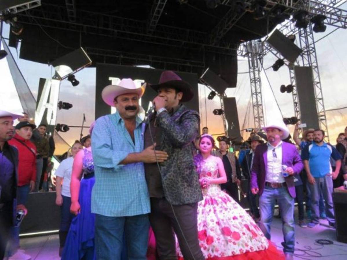 Los increíbles regalos que recibió Rubí en su fiesta de 15 años