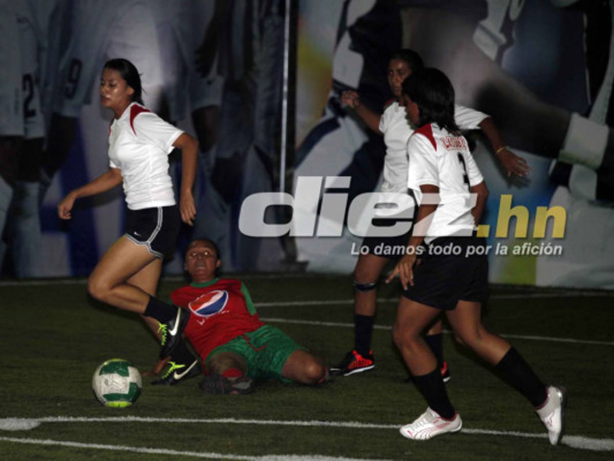 Torneo de fÃºtbol femenino SPORTLINE 2013.
