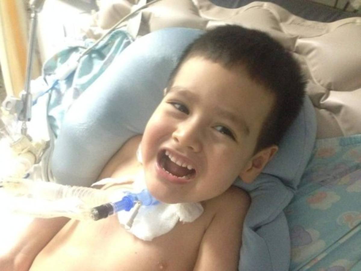 El enorme gesto de jugadores de Marathón con un niño hospitalizado