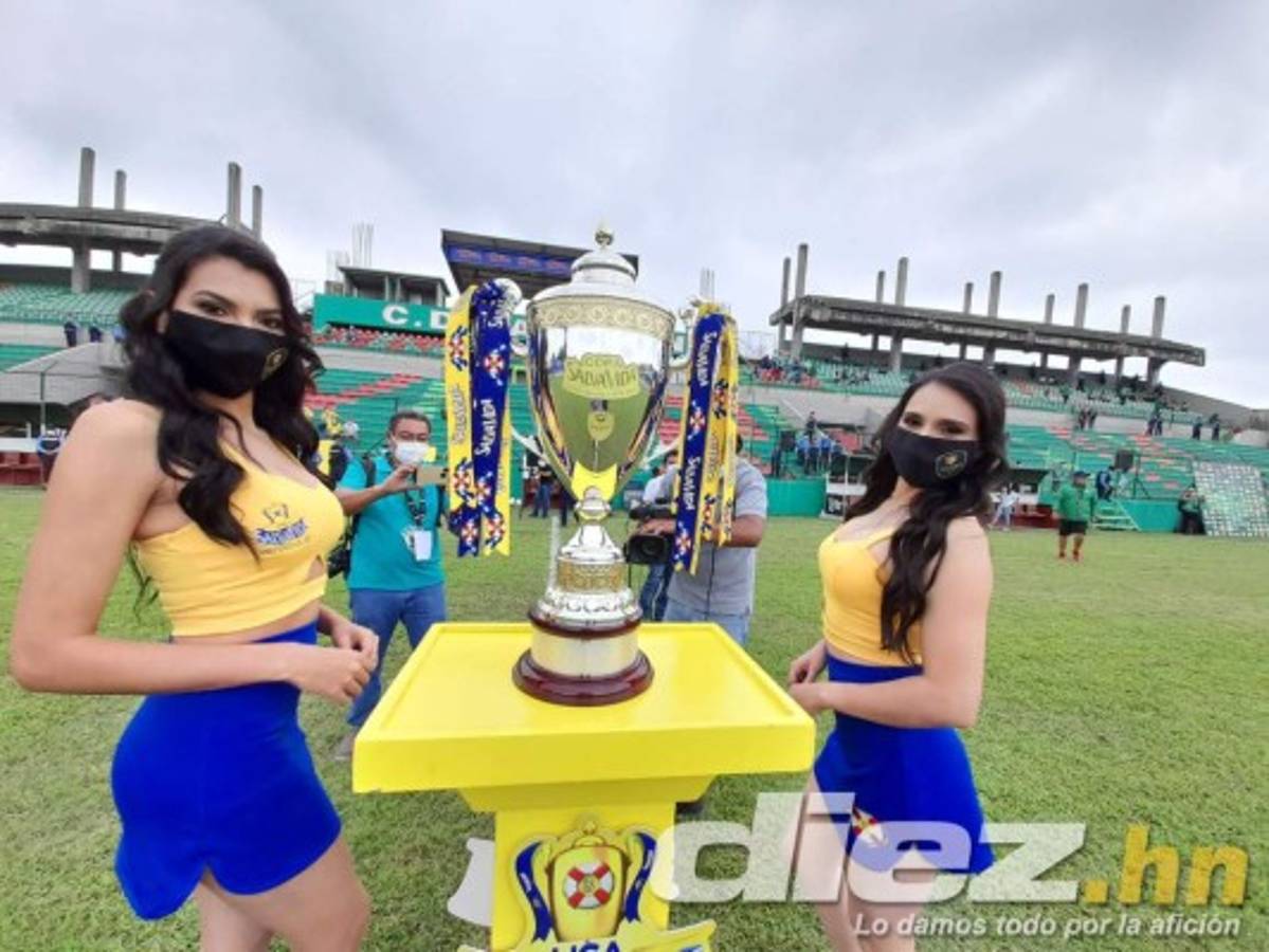 El gran ambiente de la final Marathón-Olimpia: Bellas modelos y la Ultra Fiel se roba el show