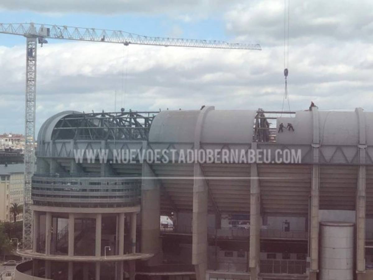 Comenzaron a poner el techo retráctil: Así marcha la remodelación del Santiago Bernabéu