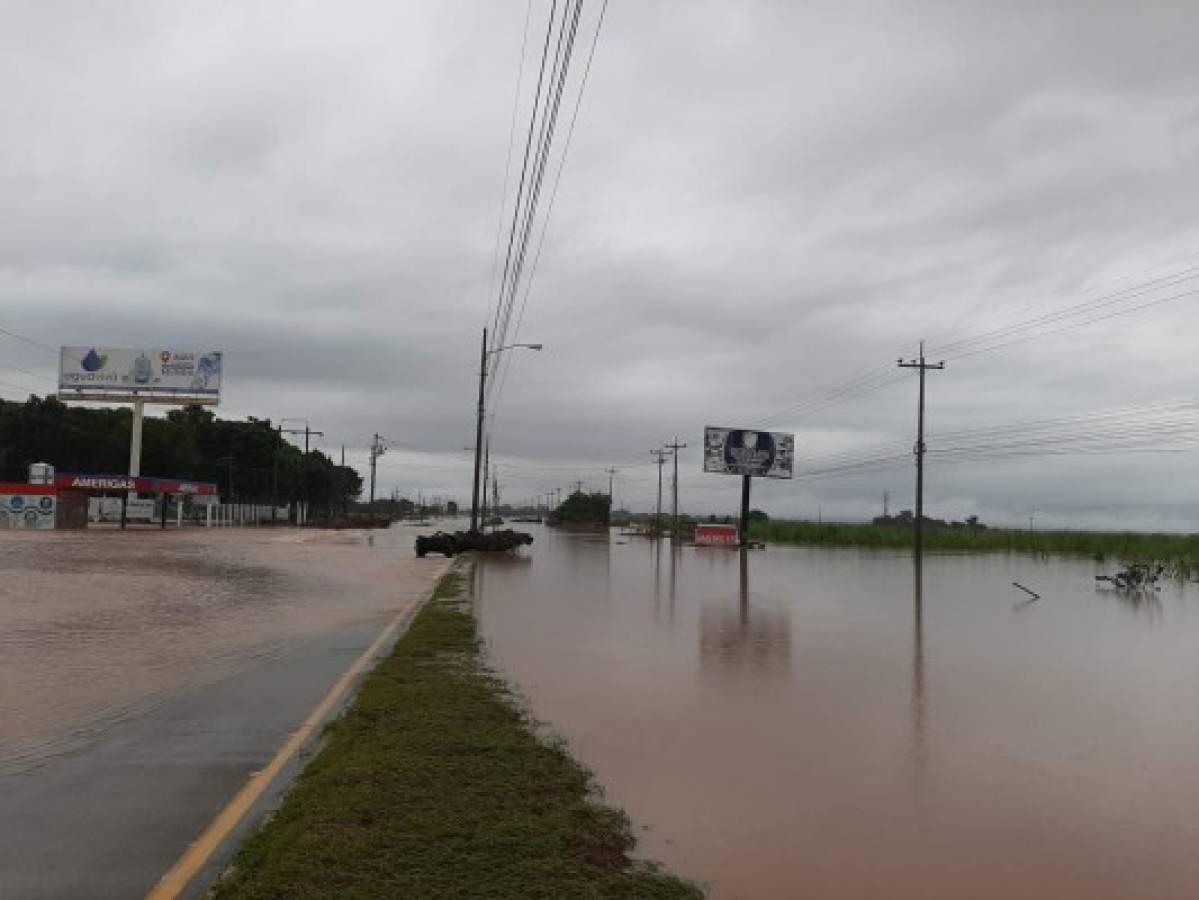 Destrucción y llanto: el calvario que se vive en La Lima tras las fuertes lluvias que dejó Eta e Iota