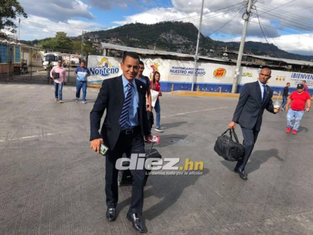 El abrazo a Diego y la elegancia de los árbitros: El ambientazo que se vive en el estadio Nacional