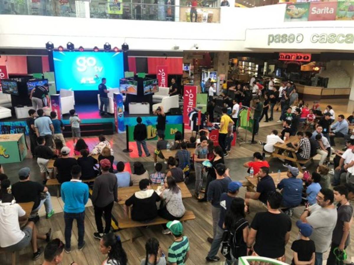 ¡Ambientazo! Así se vivió el arranque del torneo Fornite-DIEZ en Tegucigalpa