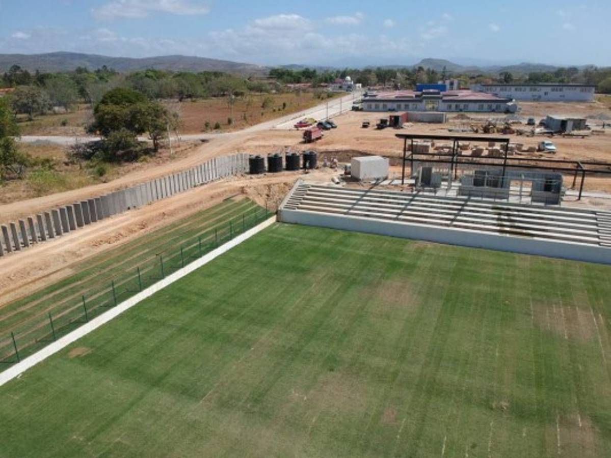 ¡Pequeño y cómodo! Así es el bonito estadio que construye el Club Universitario de Panamá