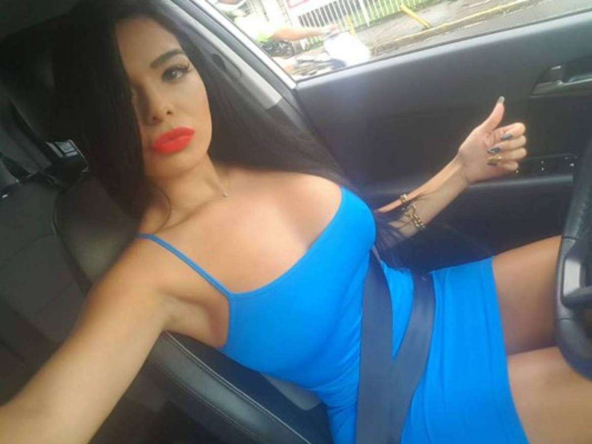 Ronaldinho y la sensual modelo tica que lo acompañó en una fiesta