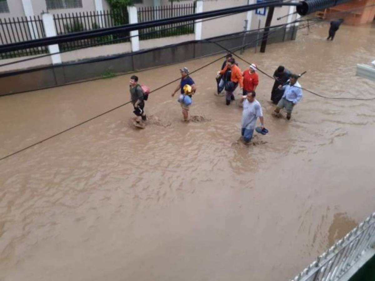 Alerta en el Valle de Sula: Río Chamelecón se desborda tras las torrenciales lluvias por Iota