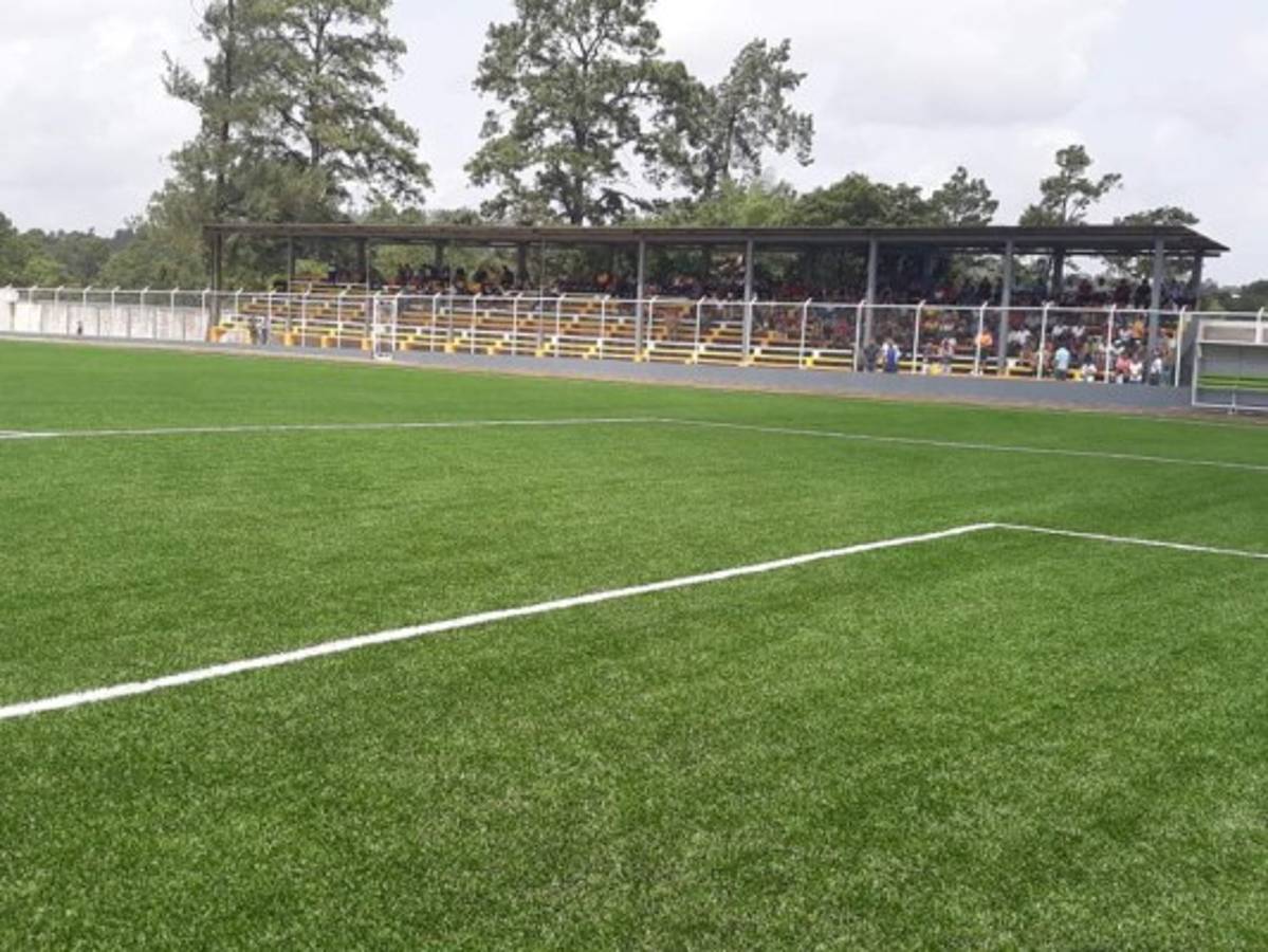 ¡Bonito y moderno! Así es el estadio que se inauguró en Campamento, Olancho