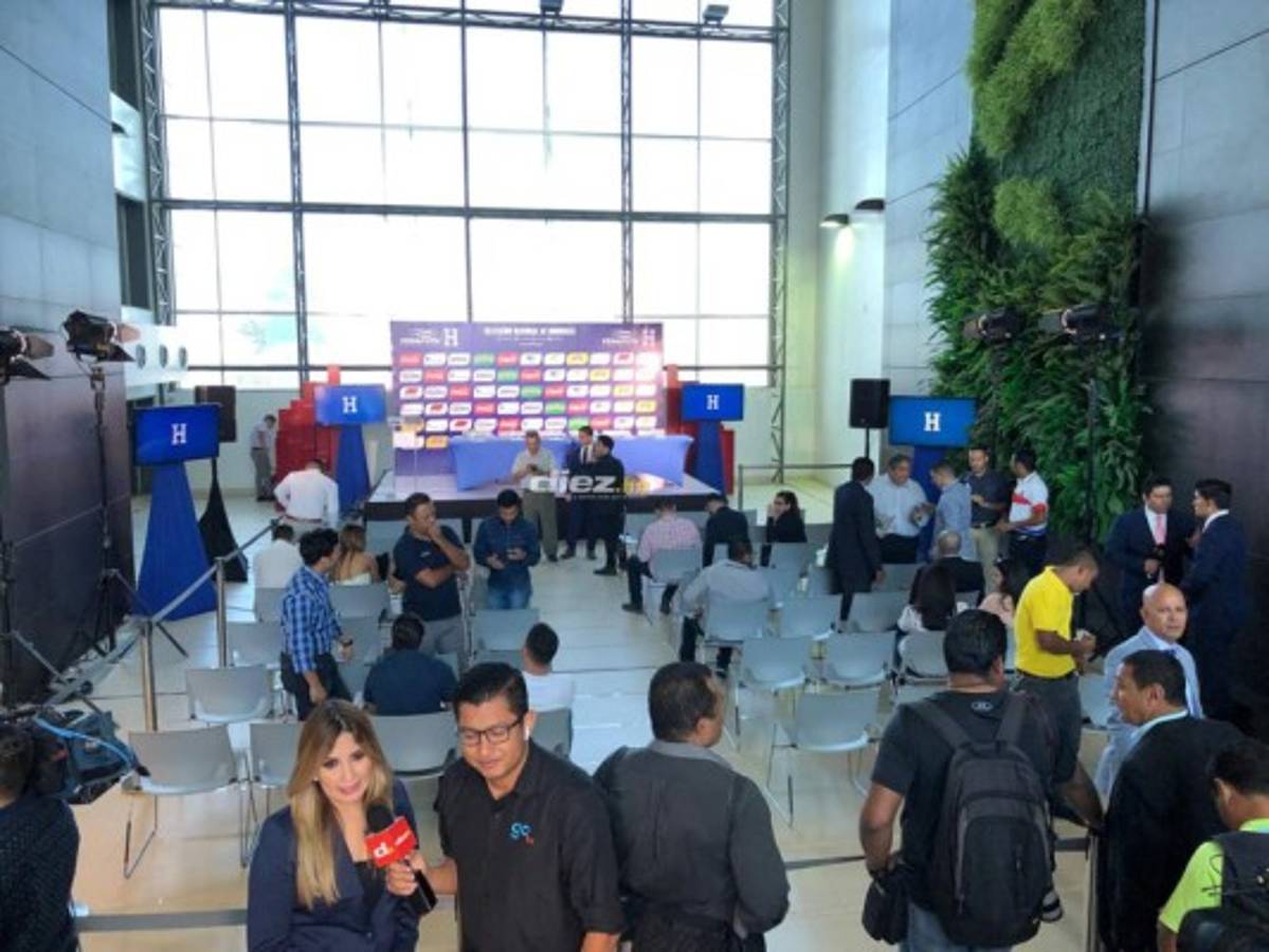 ¿Por qué el 22? Las imágenes de la presentación de Fabián Coito con Honduras