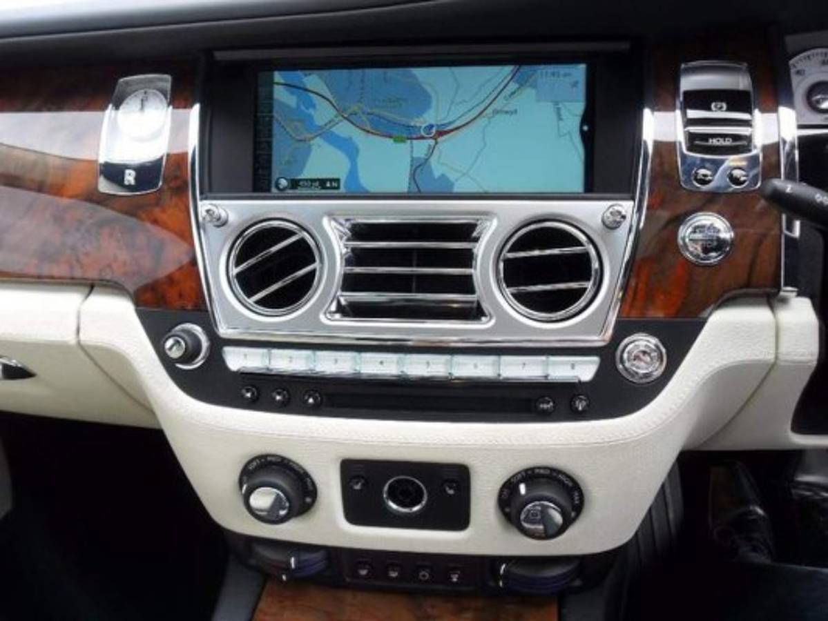 Así es el espectacular Rolls-Royce que puso a la venta Wilson Palacios