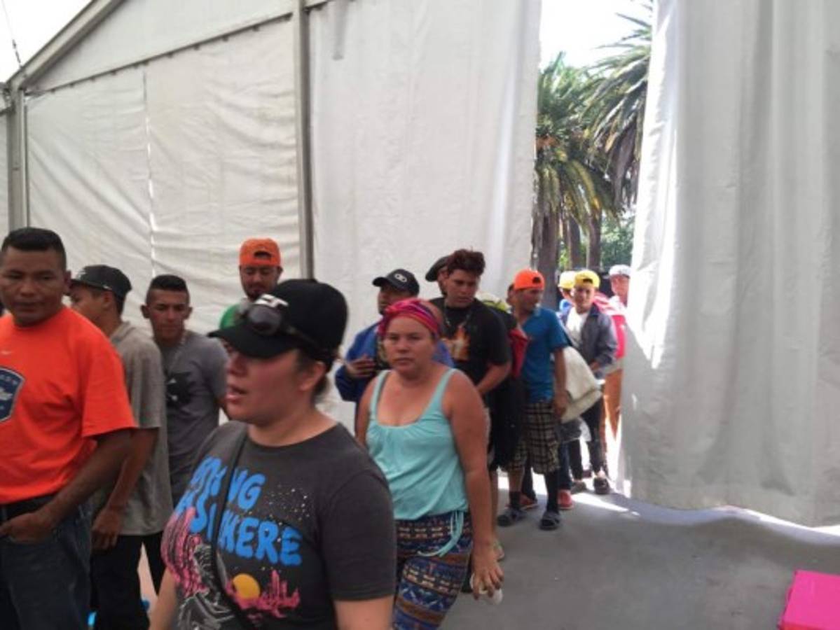 Así luce el estadio mexicano donde los migrantes hondureños han sido albergados