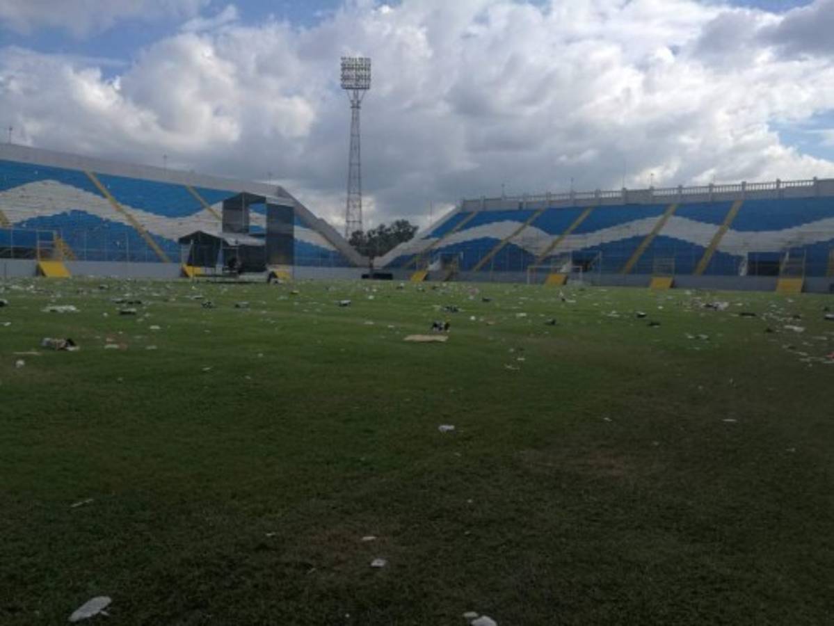 ¡En fotos! Así quedó la grama del estadio Morazán tras concierto en San Pedro Sula