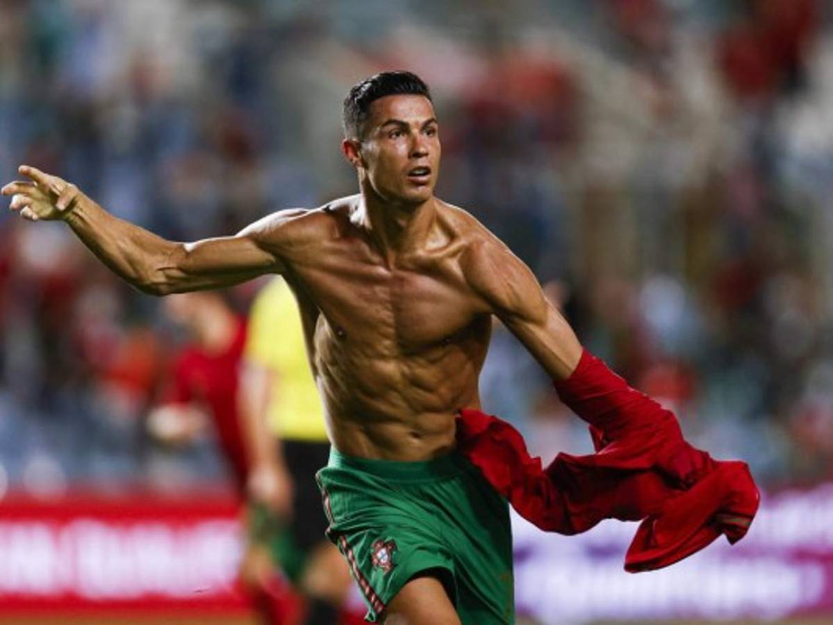 Cristiano Ronaldo da a los chefs del United una lista de comidas y este es su plato favorito que incomodó a la plantilla