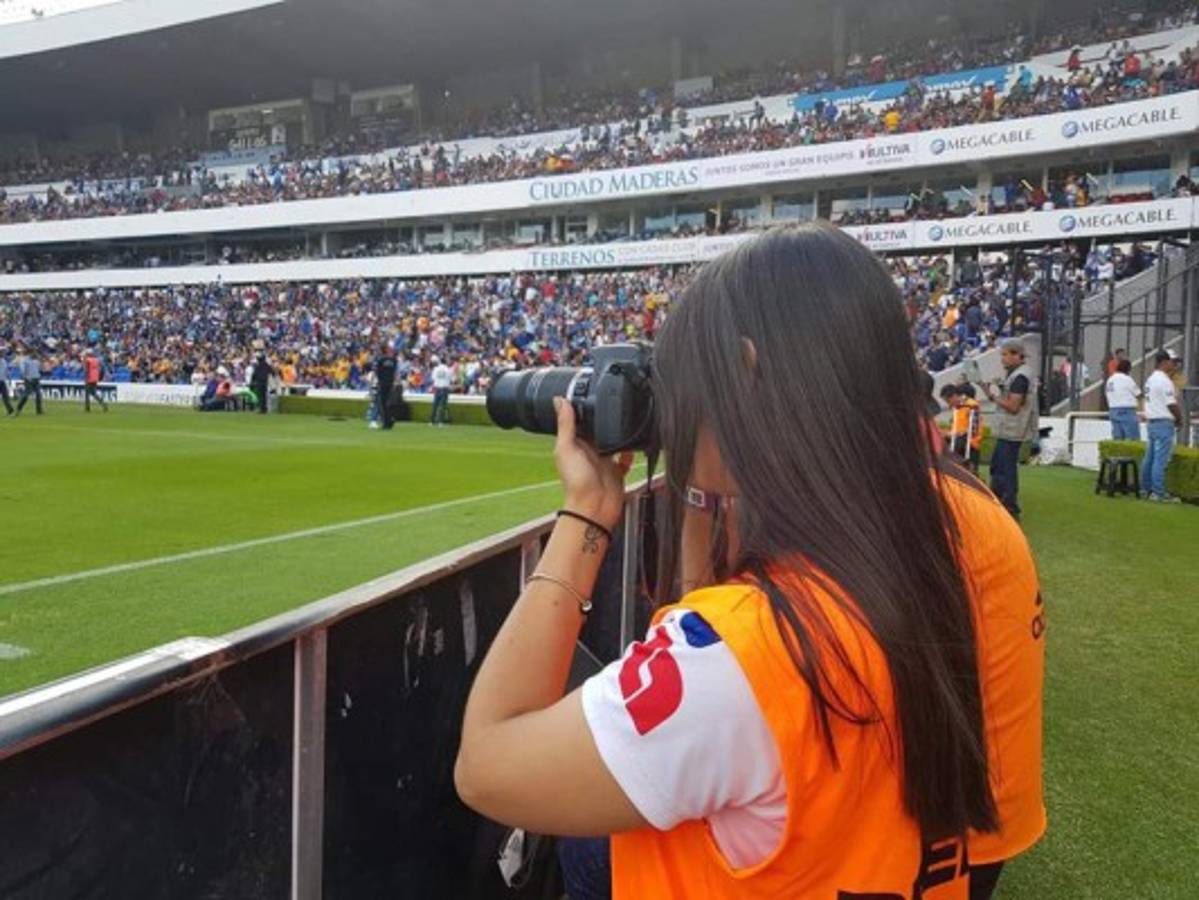 FOTOS: Ella es la guapa fotógrafa que retrata la historia del Olimpia
