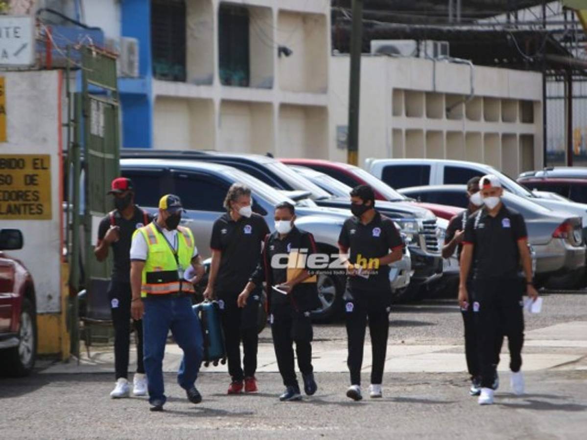 ¡Cánticos y nuevo look! La partida de Olimpia rumbo a Orlando para enfrentar al Montreal Impact