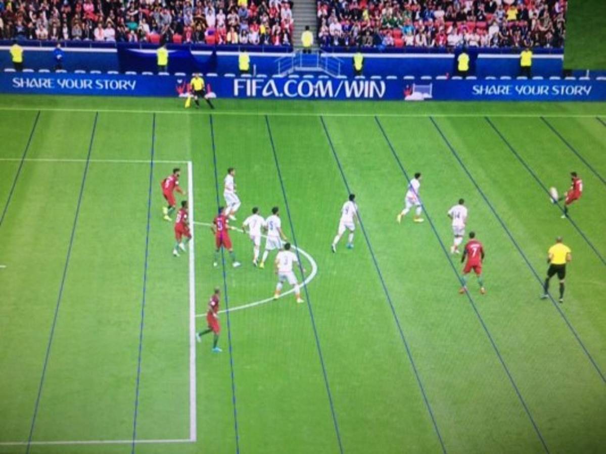 Lo que no se vio por TV: La petición de una mujer a CR7 y la mirada de Guardado al crack luso