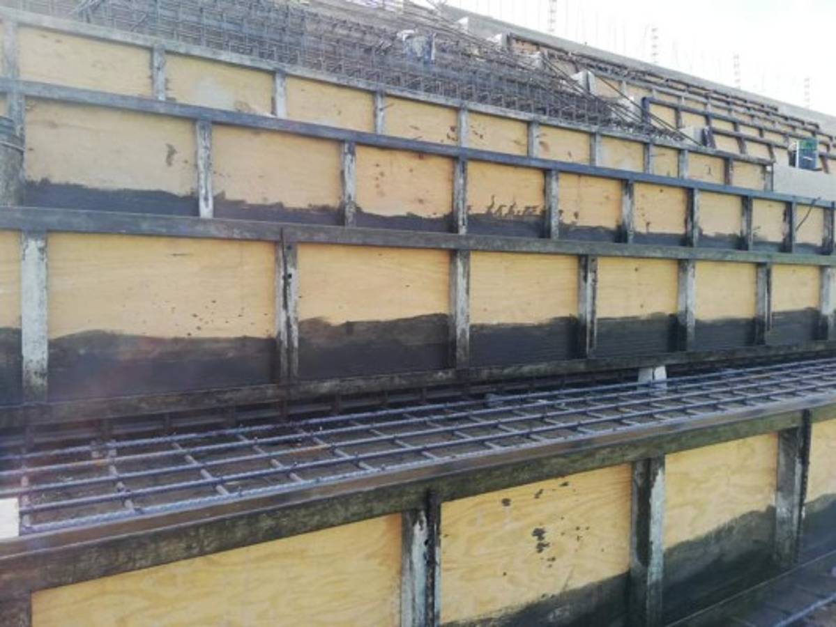 Fotos: Inicia la fundición de la grada de Silla y Palco del estadio del Parrillas One