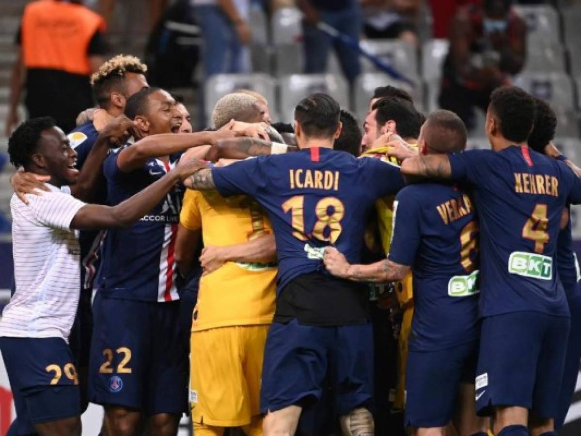 Grito de título de Keylor Navas, la selfie de Neymar y Mbappé sin muletas: Así festejó PSG la Copa de Francia