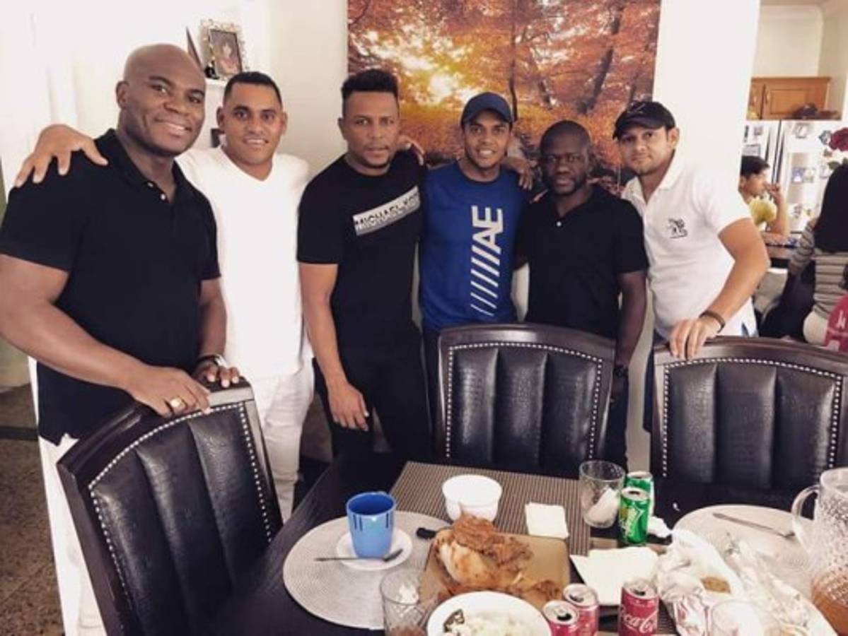 Así es la nueva vida de Carlos Pavón alejado de los banquillos