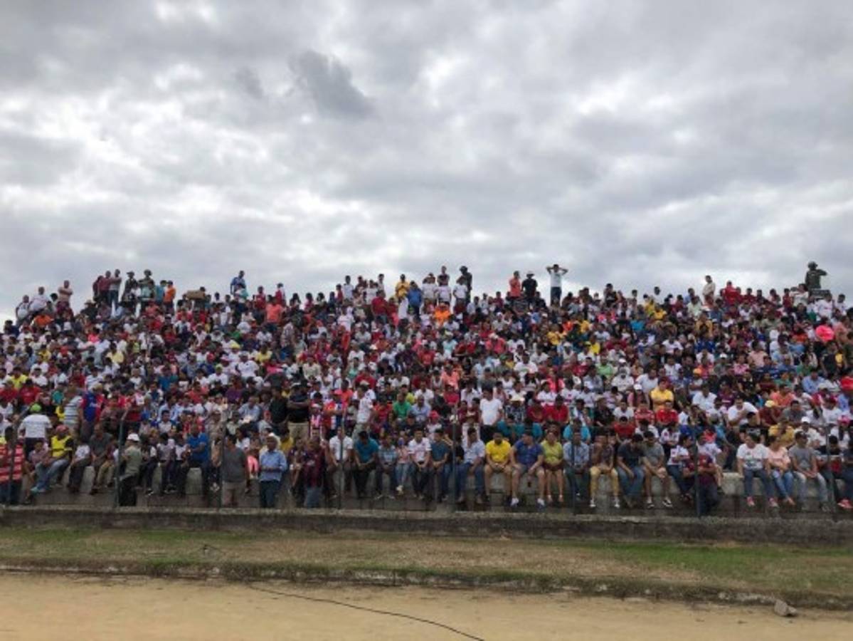 FOTOS: Olimpia desata la locura en el Marcelo Tinoco de Danlí