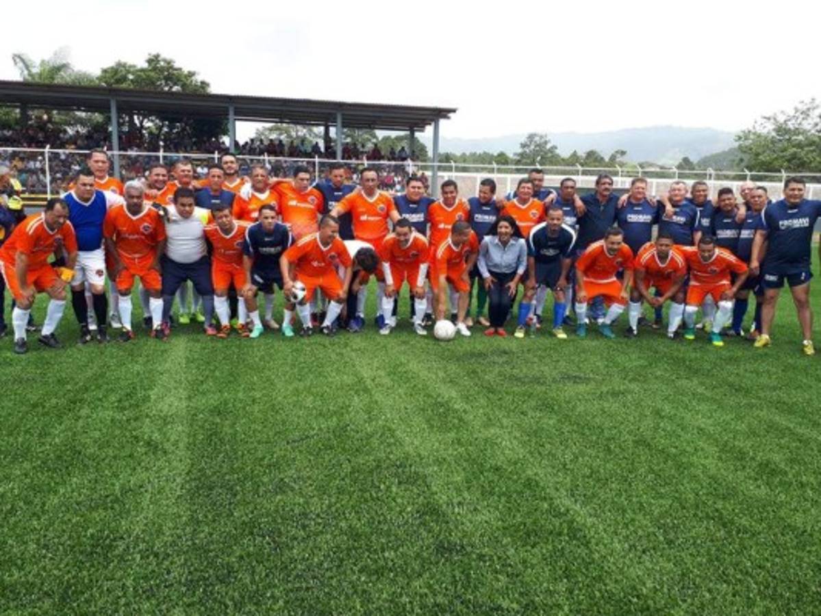 ¡Bonito y moderno! Así es el estadio que se inauguró en Campamento, Olancho