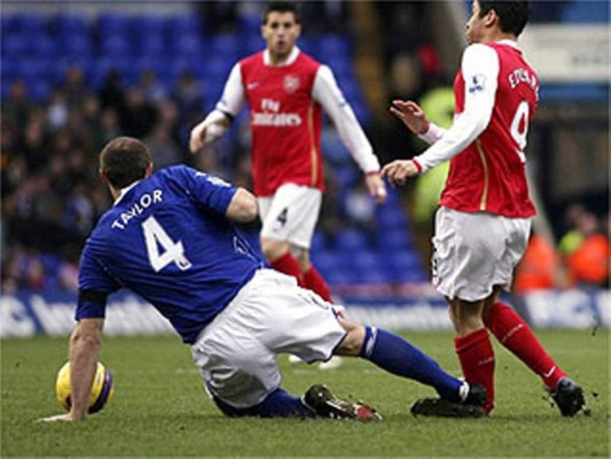 Las patadas más terribles en el fútbol mundial