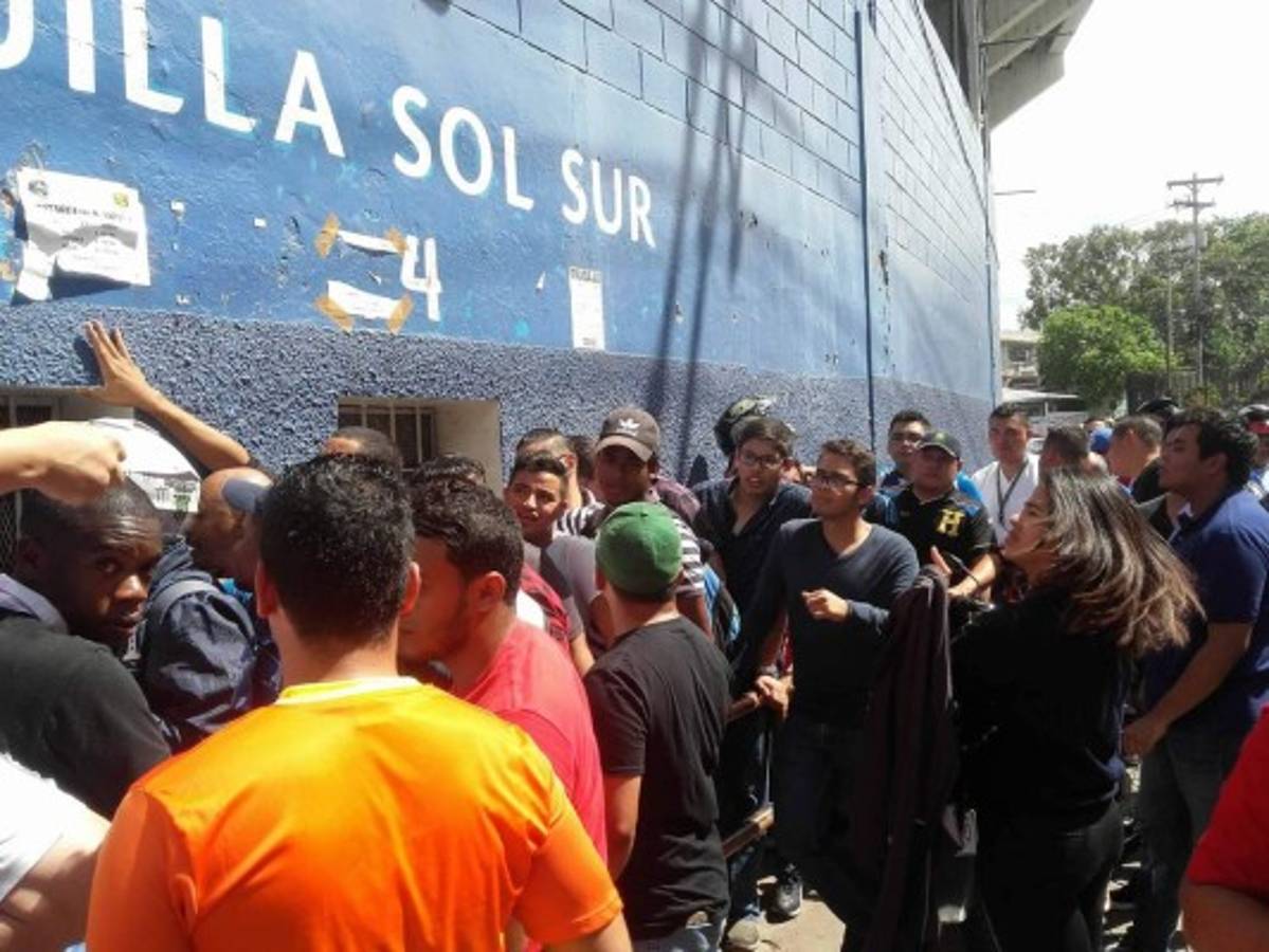 Locura en las taquillas del Nacional por los boletos para ver el juego ante Pachuca