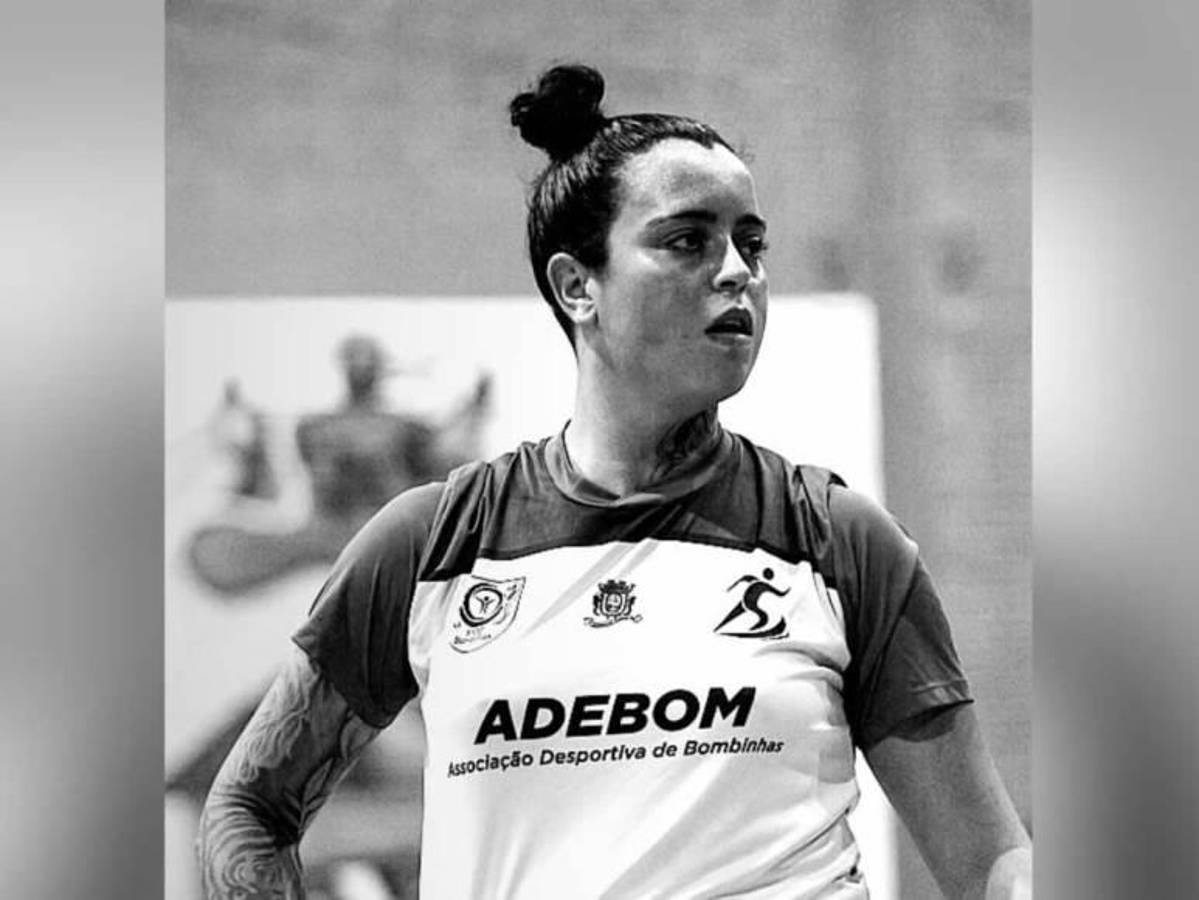 Muere futbolista de 22 años y revelan la causa de su fallecimiento: “estaba distraída con su celular en el momento”