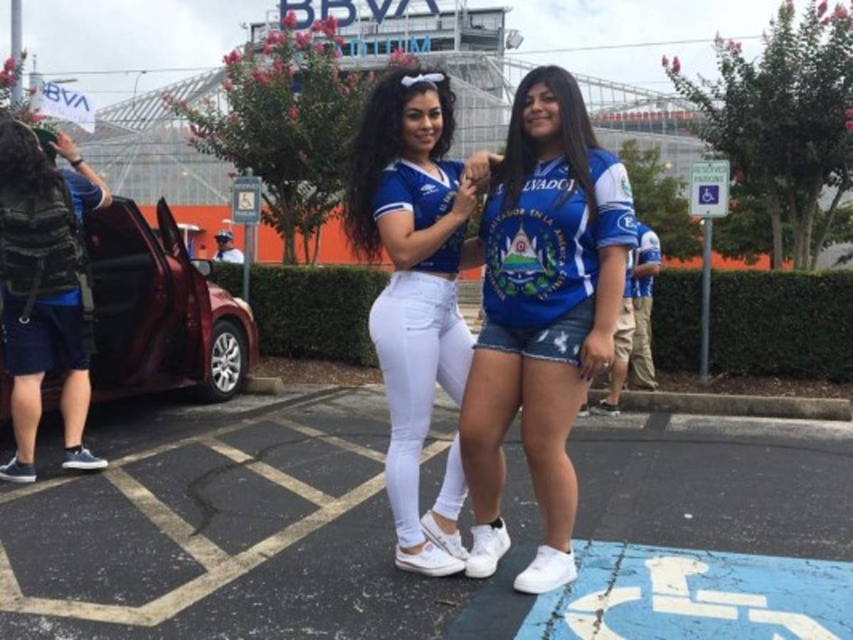 Copa Oro: Hondureños y salvadoreños engalanan el BBVA Compass de Houston