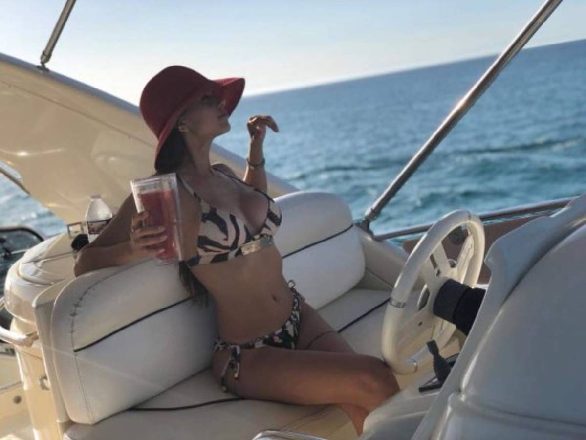 Melanie Pavola, la guapa aficionada mexicana que se ilusiona con el mundial