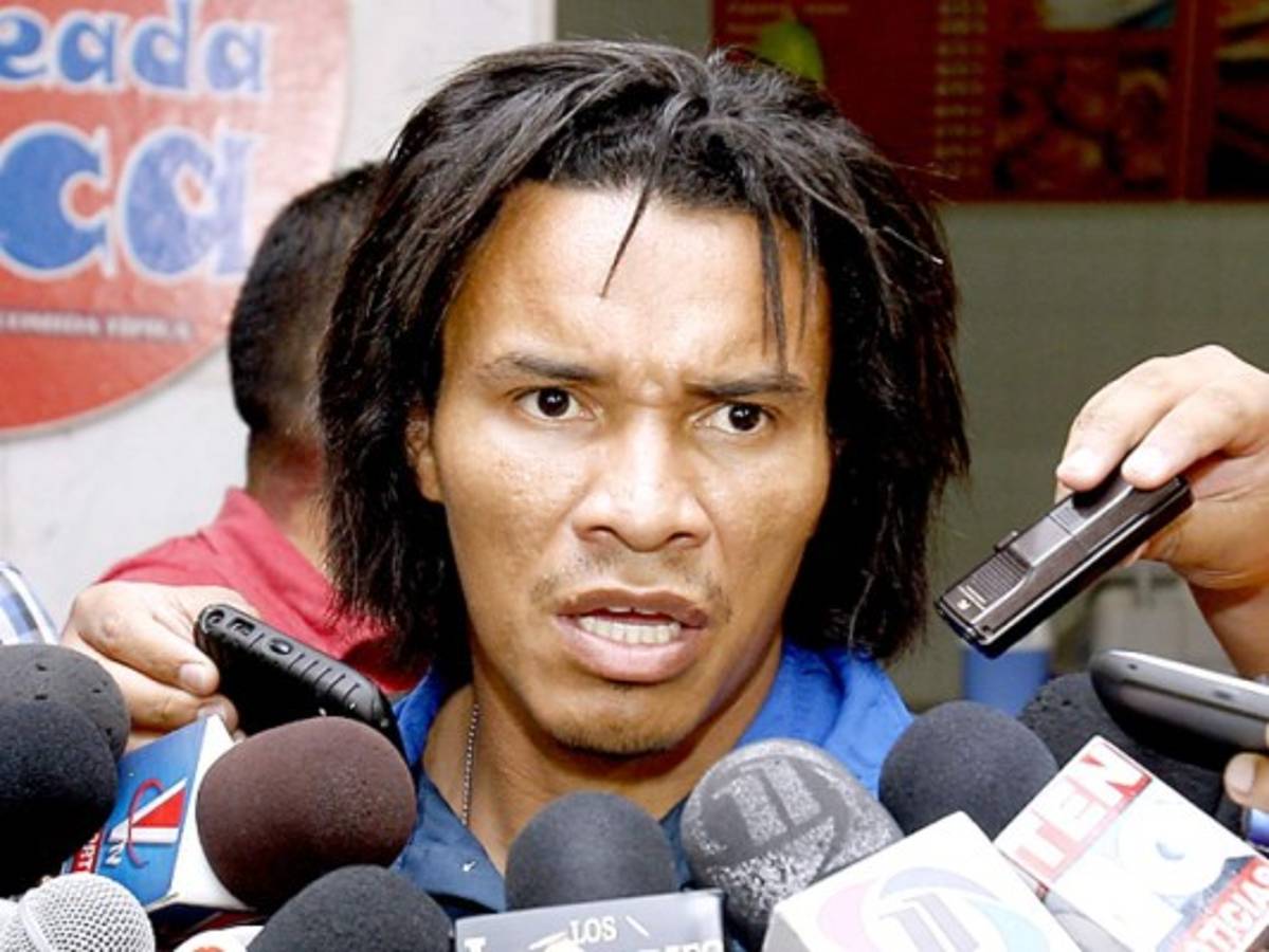 Los extraños y peculiares 'look' de Rambo de León a lo largo de su carrera  