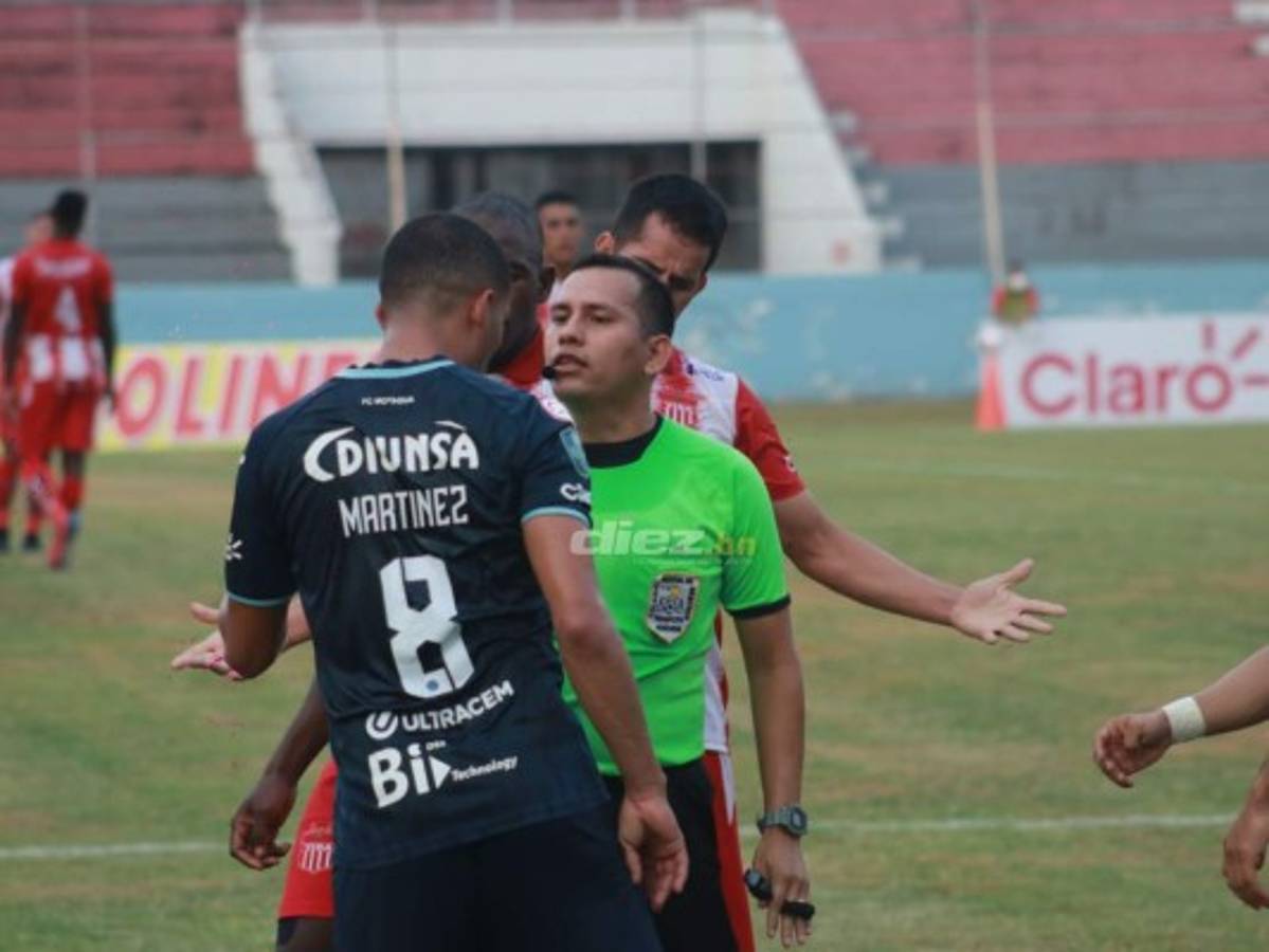 En fotos: Visita de lujo en el Vida-Motagua; el acrobático festejo de Omar Rosas y el cariñito de Nazar a su goleador