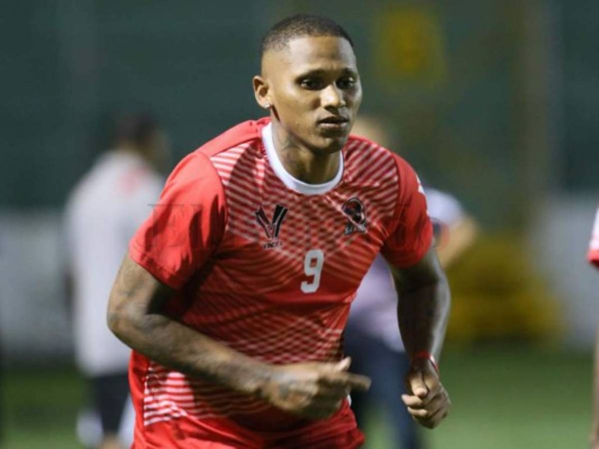 Rambo de León, el rey: Los futbolistas hondureños con más equipos en toda su carrera