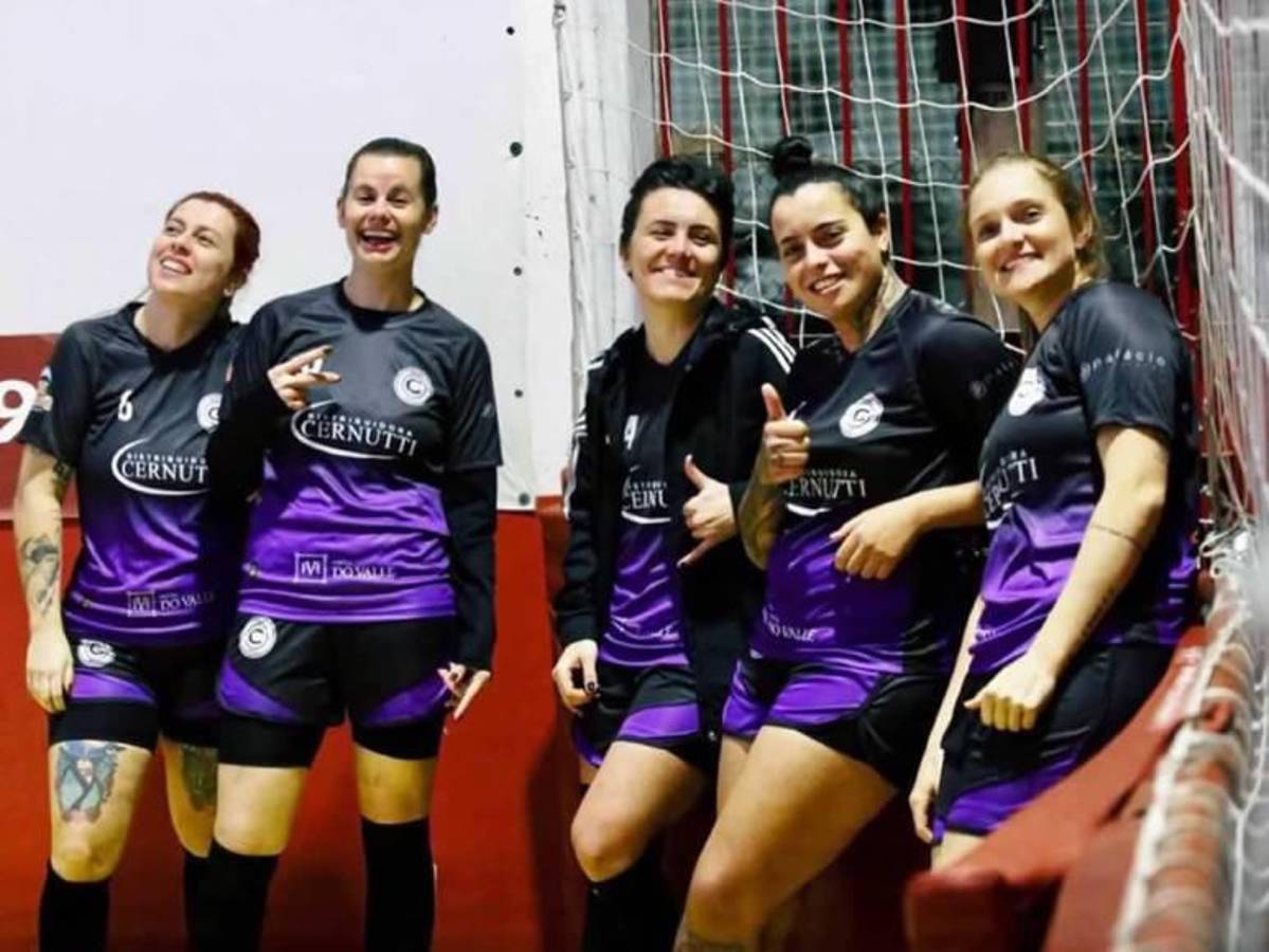 Muere futbolista de 22 años y revelan la causa de su fallecimiento: “estaba distraída con su celular en el momento”