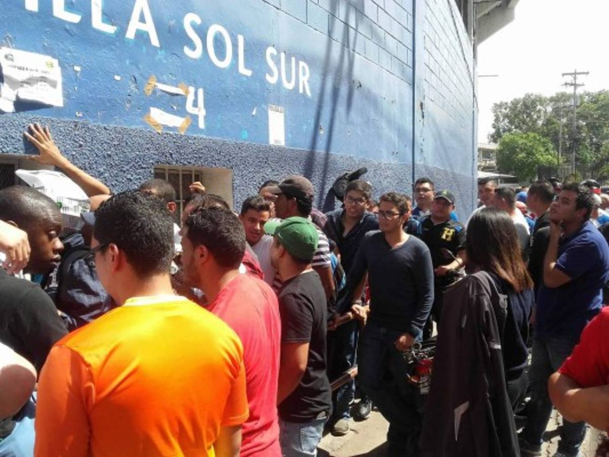 Locura en las taquillas del Nacional por los boletos para ver el juego ante Pachuca