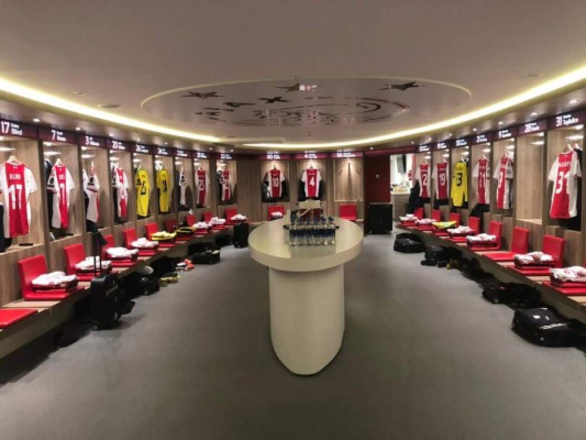 No viste en TV: El espectacular camerino del Ajax y la visita de Florentino Pérez