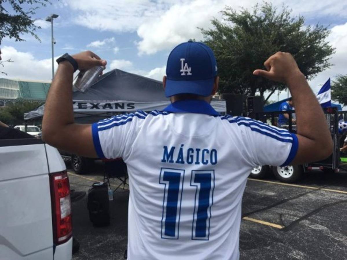 Copa Oro: Hondureños y salvadoreños engalanan el BBVA Compass de Houston