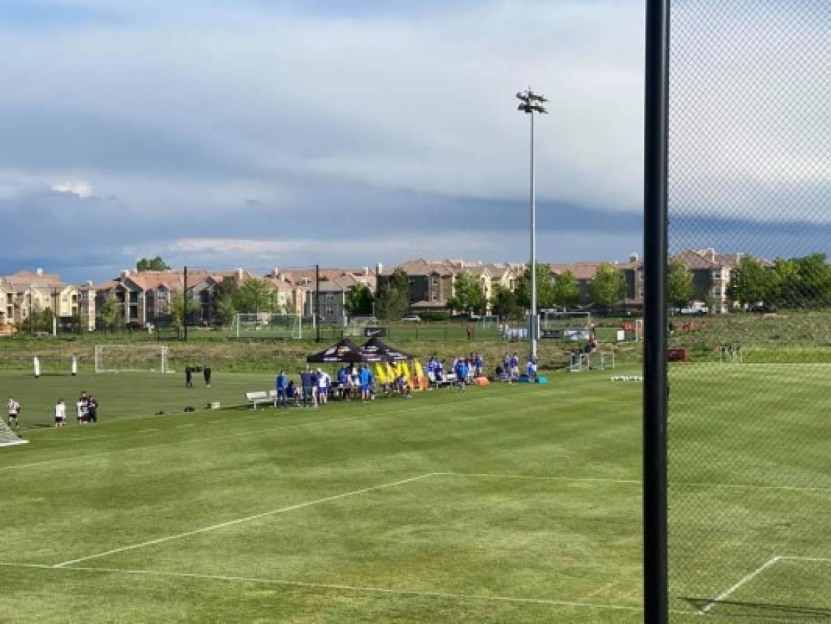 ¡Ambulancia y baño en el autobús! Así fue el primer entreno de la Selección de Honduras en Denver