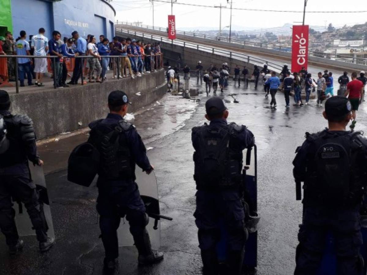 Gran ambiente: Máxima seguridad y lluvia en el estadio Nacional para la final Motagua-Marathón