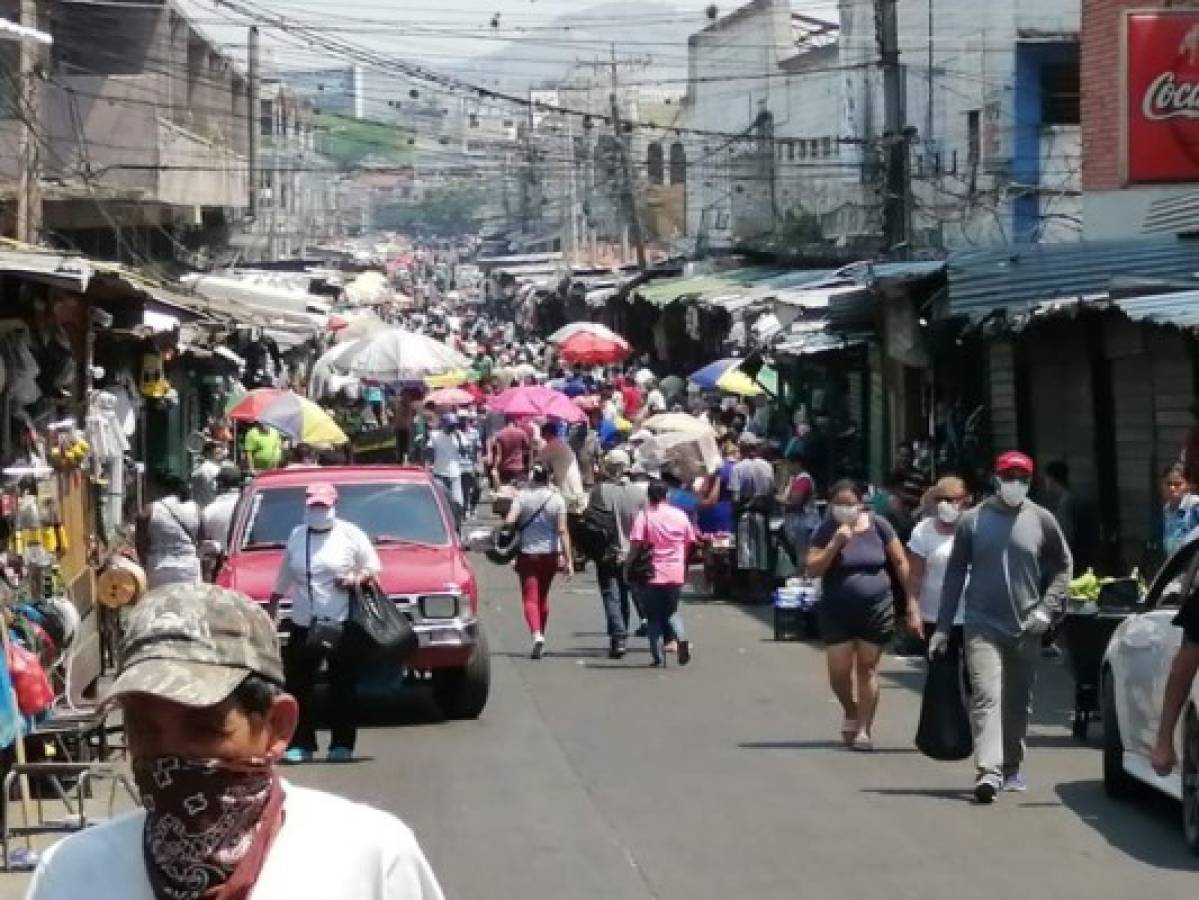 Fotos: Bancos y mercados abarrotados en plena crisis de coronavirus en Honduras