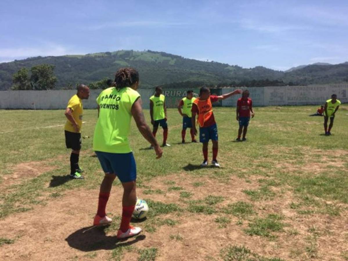 'Pando' Ramírez, de vestir la camisa de la selección de Guatemala a jugar partidos de exhibición