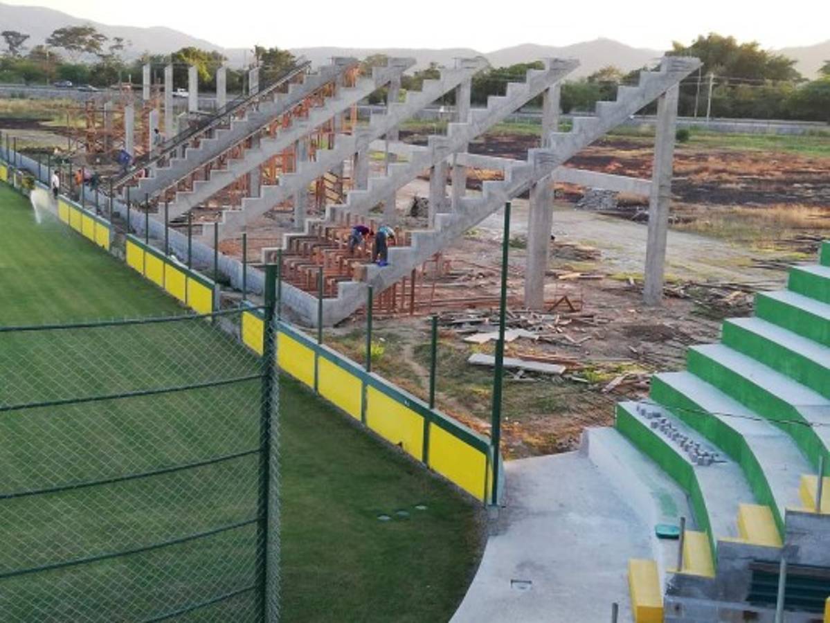 Parrillas One anuncia que está instalando sillas en las graderías al nuevo estadio