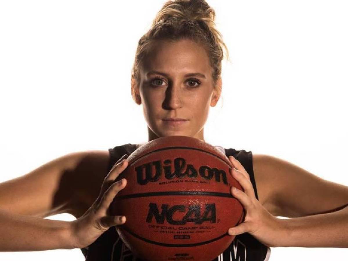 Muere jugadora a sus 28 años y revelan la causa de su fallecimiento: “la encontraron junto a su perro pitbull”