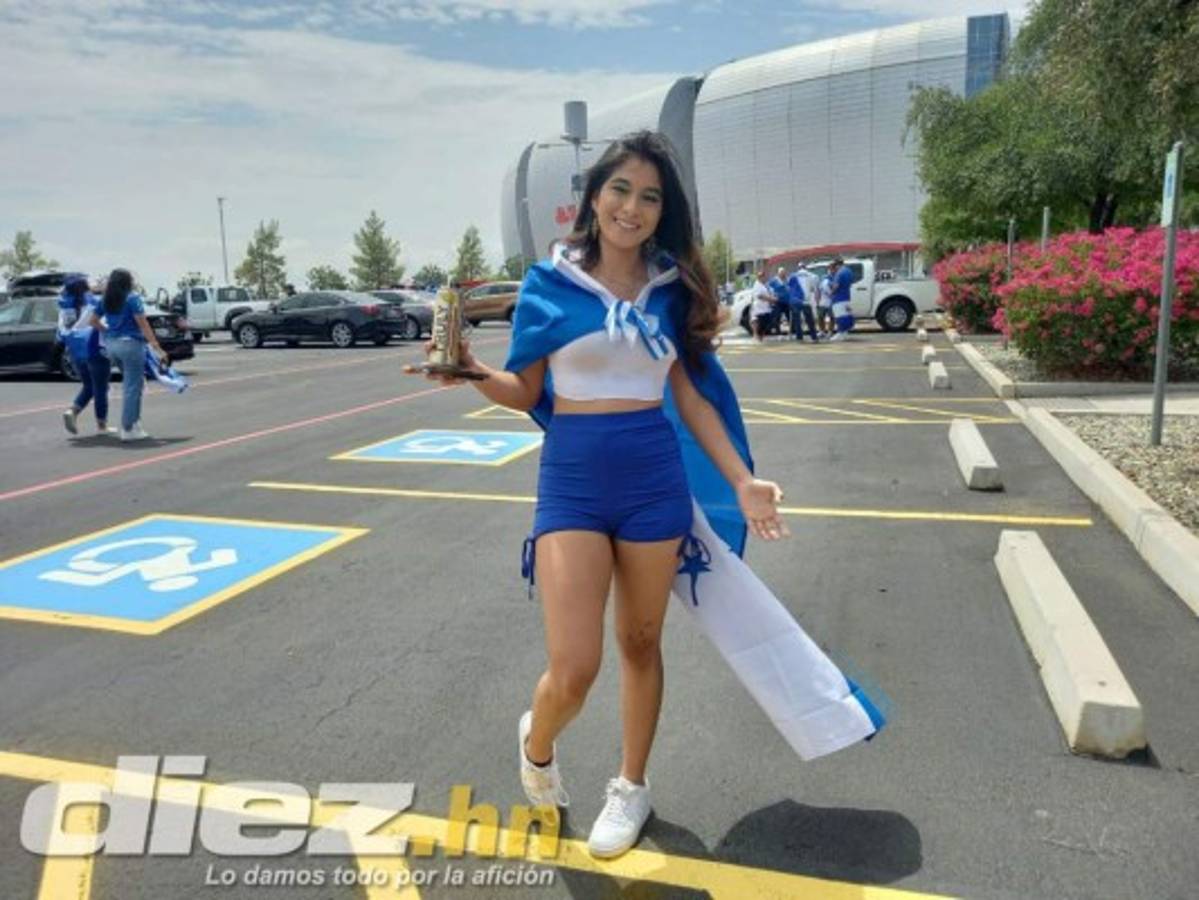 Un hondureño con una mexicana: Las bellas chicas que deslumbran en el State Farm Stadium