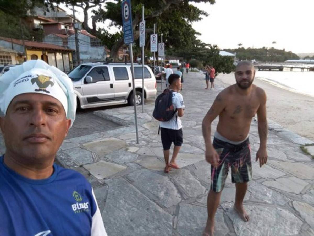 El gran giro que ha dado la vida de Adriano, el crack que volverá al fútbol