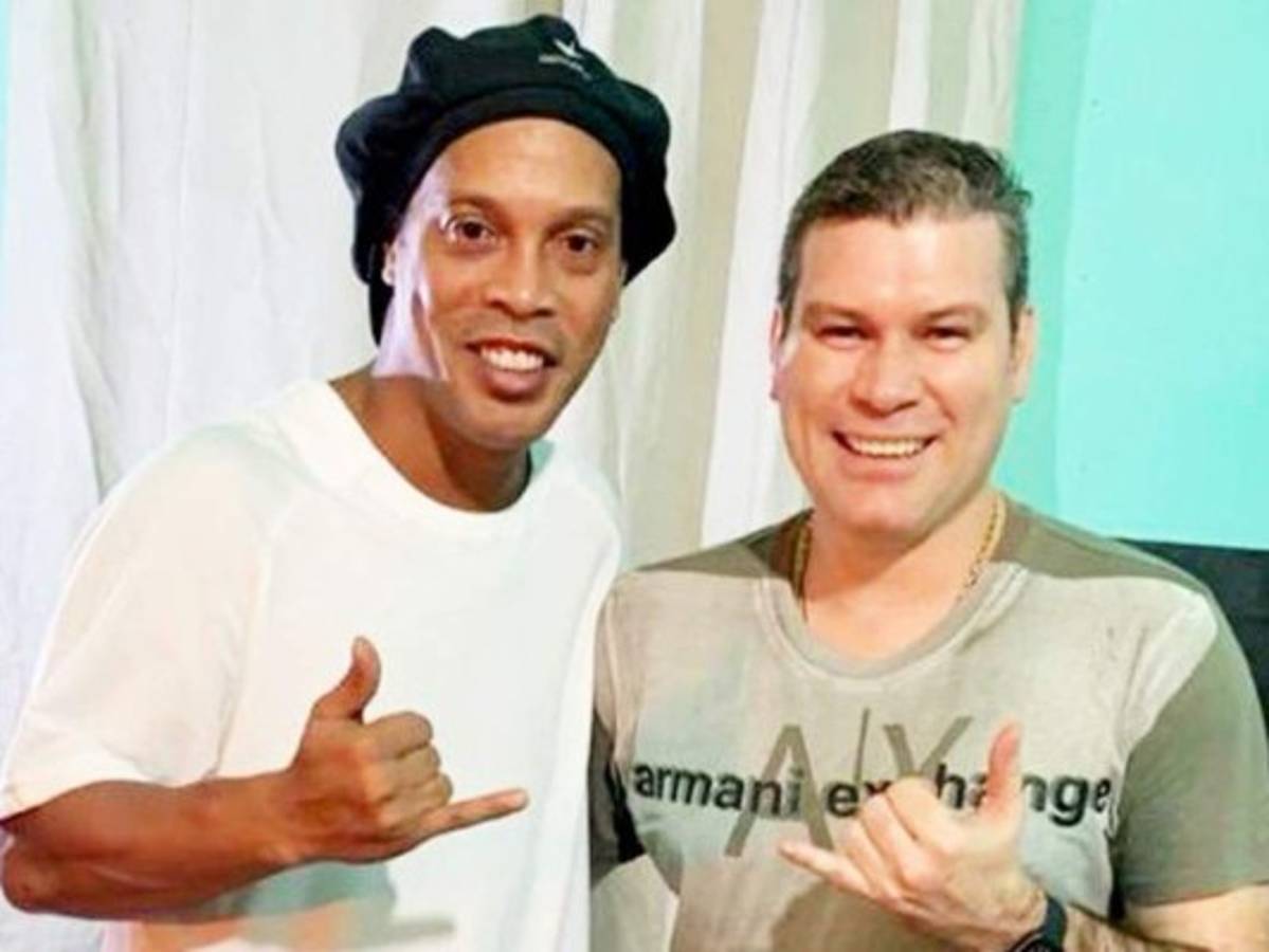 Ronaldinho: Visita inesperada, primer partido en la prisión el 'Cuadrilátero' y queda campeón