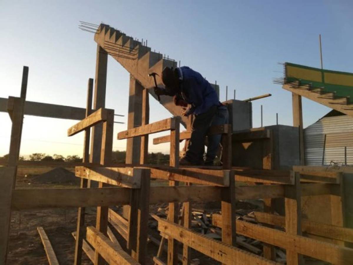 Parrillas One anuncia que está instalando sillas en las graderías al nuevo estadio