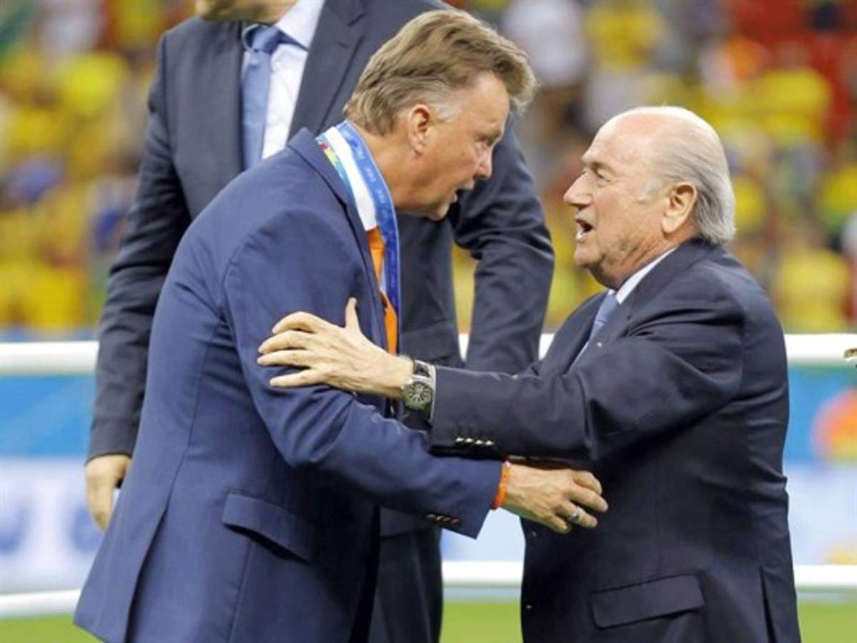 Triste adiós a Brasil. Holanda golea 3-0 y es tercer lugar del mundial .